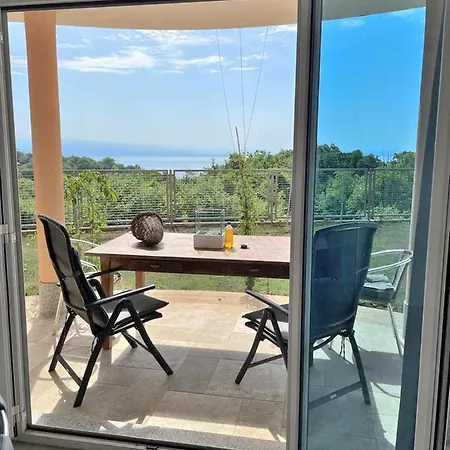 Lejlighed With Terrace And Sea View 2